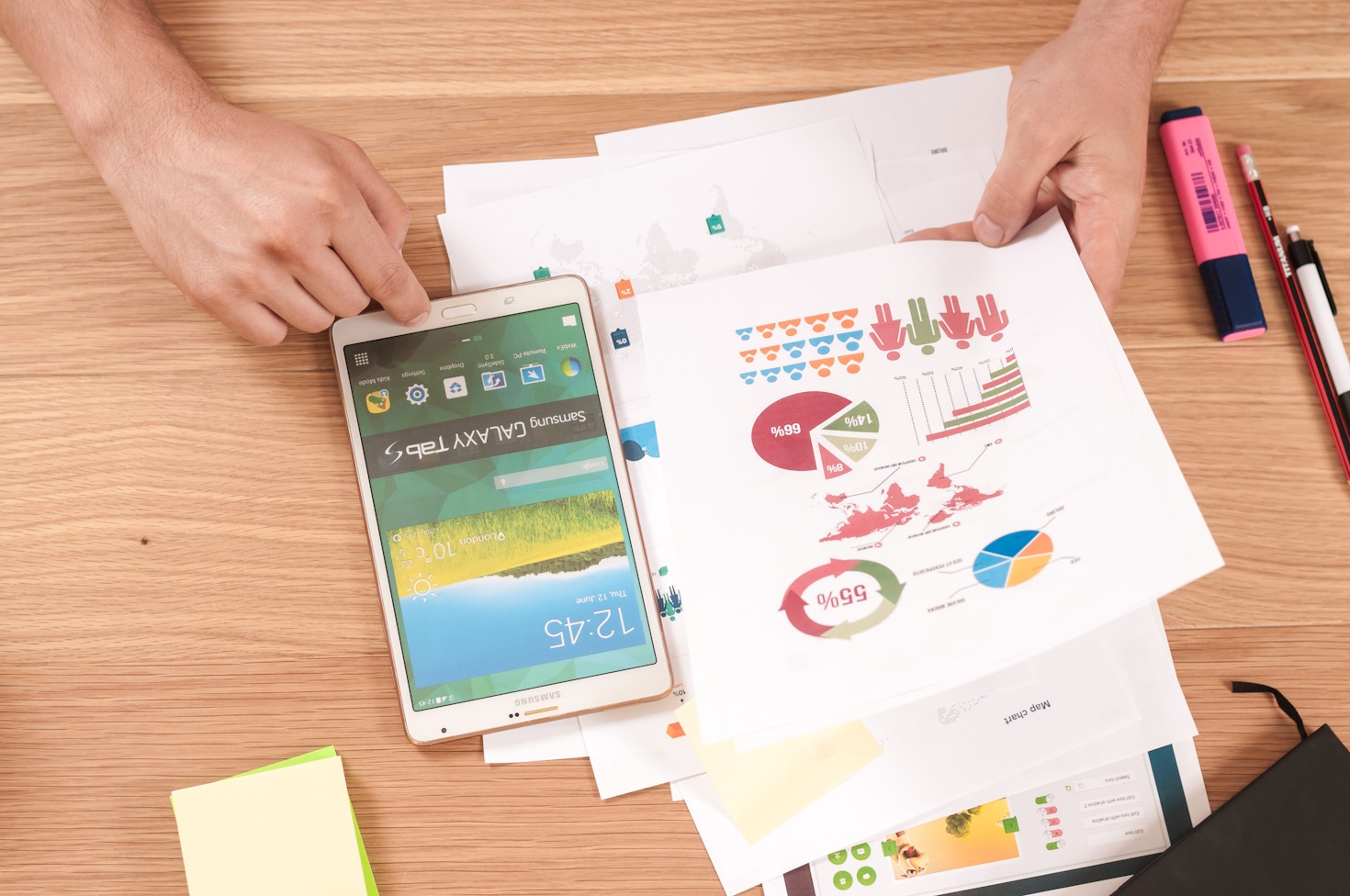 Navigating Challenges in Creative Data Analysis